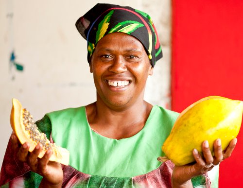 Vanuatu lady with paw paw